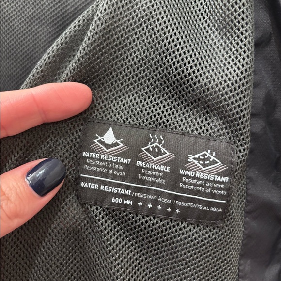 Vintage Volcom black Windbreaker unisex waterproof jacket Jacket hoodie coat - Picture 11 of 16